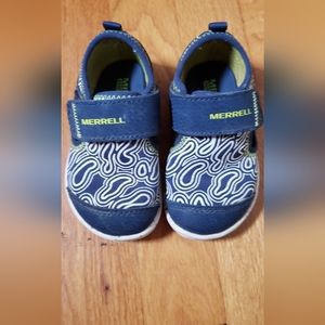 Boy 5 toddler Merrell water shoes